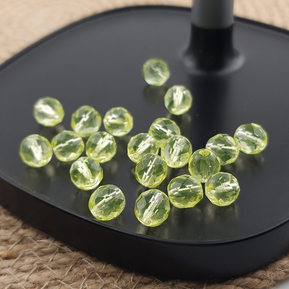 20pcs Vaseline Uranium 8MM Glass Beads UV Light Reactive Firepolish Czech Glass - Picture 5 of 8